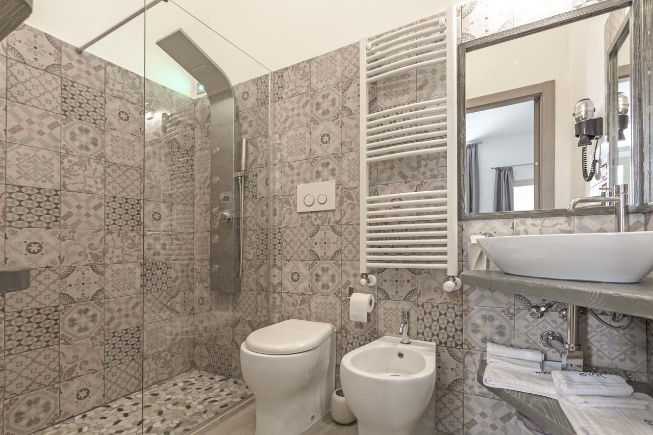 La Loggia Dei Rayno Bed & Breakfast Lecce Exterior photo
