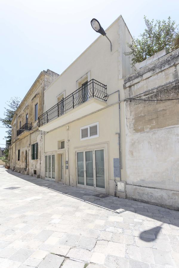 La Loggia Dei Rayno Bed & Breakfast Lecce Exterior photo